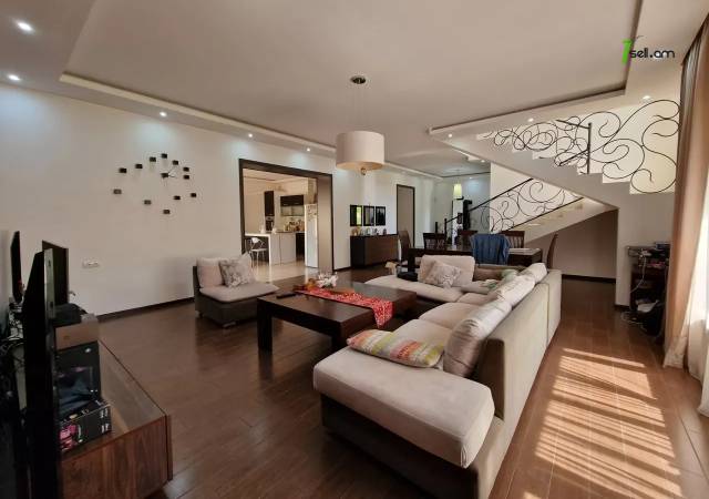 Երկու հարկանի տուն Բագրևանդի փողոցում Նոր Նորքում, 600 ք.մ., 3+ սանհանգույց, կապիտալ վերանորոգված