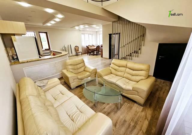 Երկու հարկանի քարե տուն Ջրվեժում, 1400 ք.մ., 3+ սանհանգույց, կապիտալ վերանորոգված