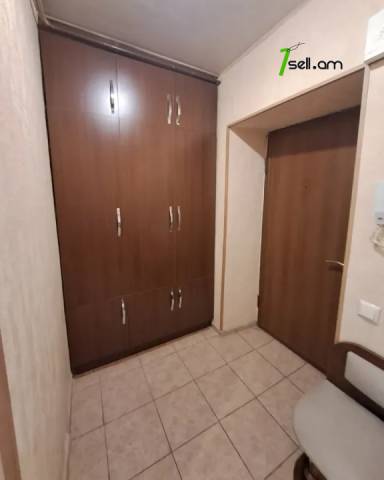 1 սենյականոց բնակարան Նալբանդյան փողոցում, 42 ք.մ., կապիտալ վերանորոգված, քարե շենք