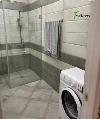 2 սենյականոց բնակարան նորակառույց շենքում Պարույր Սևակի փողոցում, 80 ք.մ., բարձր առաստաղներ