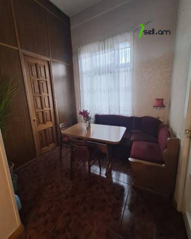 3 սենյականոց բնակարան Մարշալ Բաղրամյան պողոտայում, 90 ք.մ., բարձր առաստաղներ, 2/4 հարկ