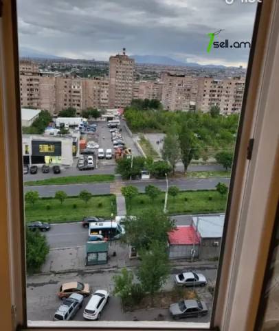 3 սենյականոց բնակարան Րաֆֆու փողոցում, 63 քմ, նախավերջին հարկ, մասնակի վերանորոգում