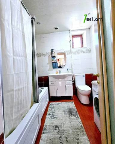 Երկու հարկանի տուն Մհեր Մկրտչյան փողոցում Ավանում, 1080 ք.մ., 3+ սանհանգույց, կապիտալ վերանորոգված