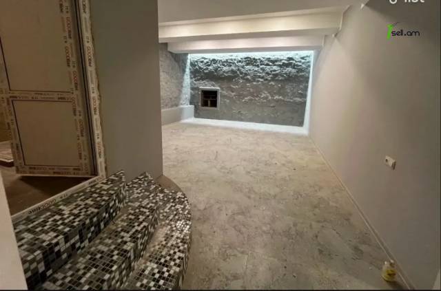 Բազմաֆունկցիոնալ գույք Մաշտոցի պողոտայում կենտրոնում, 140 քմ