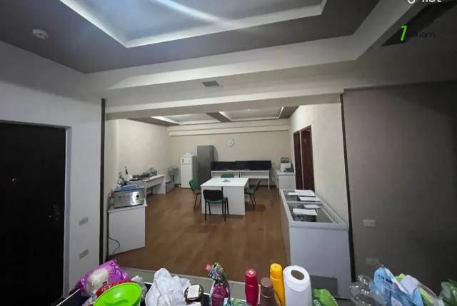 4 սենյականոց բնակարան նորակառույց շենքում Աբովյան փողոցում, 85 ք.մ., նախավերջին հարկ