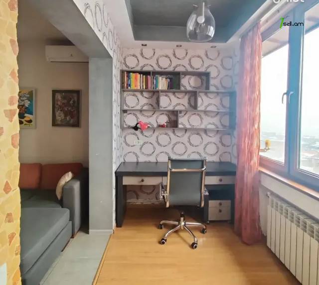 2 սենյականոց բնակարան Նազարեթ Սուրենյան փողոցում, 50 ք.մ., նախավերջին հարկ, կապիտալ վերանորոգված