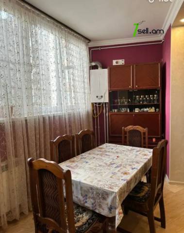 3 սենյականոց բնակարան, 16 թաղամաս, 78 ք.մ., 12/16 հարկ, կապիտալ վերանորոգված