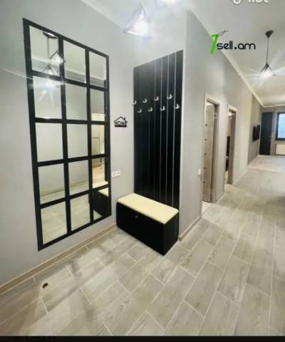 3 սենյականոց բնակարան նորակառույց շենքում Գրիբոյեդով փողոցում, 80 ք.մ., բարձր առաստաղներ, 4/15 հարկ