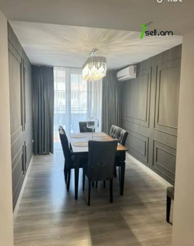 4 սենյականոց բնակարան Դրոյի փողոցում, 108 ք.մ., դիզայներական ոճով վերանորոգված, քարե շենք