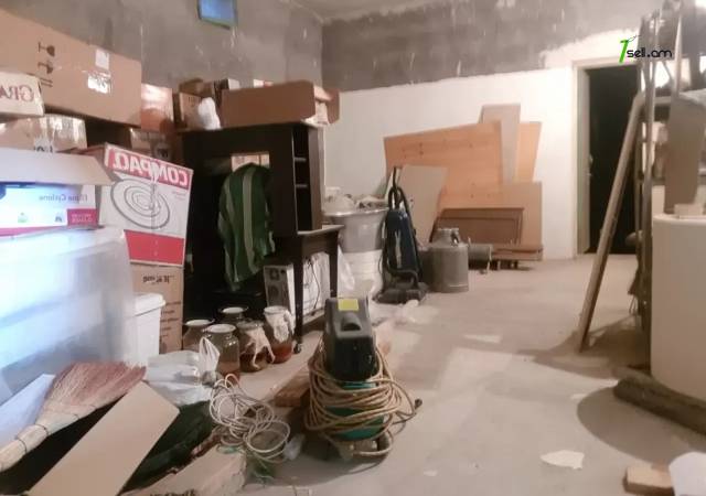 Երկու հարկանի քարե տուն Աբովյանում, 1600 ք.մ.