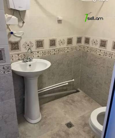 1 սենյականոց բնակարան նորակառույց շենքում Մելքումովի փողոցում, 23 ք.մ., բարձր առաստաղներ