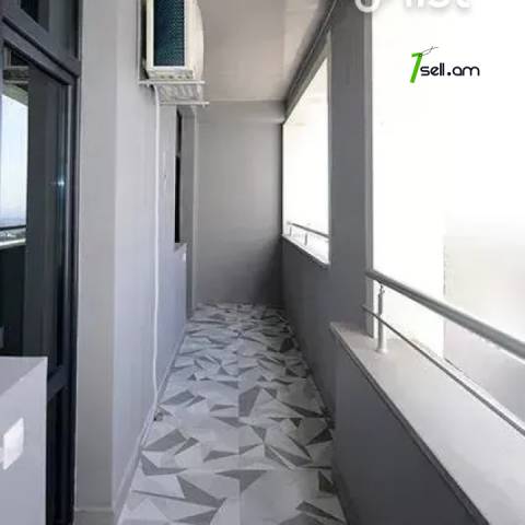 2 սենյականոց բնակարան նորակառույց շենքում Պարույր Սևակի փողոցում, 70 ք.մ., 9/14 հարկ