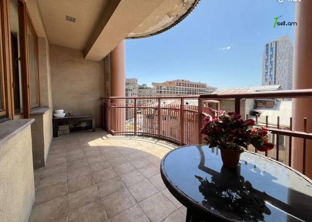 Ընդարձակ 4 սենյականոց բնակարան նորակառույց շենքում Հյուսիսային պողոտայում, 258 քմ, 5/8 հարկ