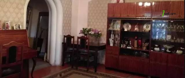 Մեկ հարկանի քարե տուն Արտաշես Շահինյան փողոցում Ավանում, 220 ք.մ., մասնակի վերանորոգում