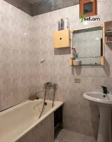 4 սենյականոց բնակարան Հարություն Վերդյանի փողոցում, 108 քմ, 2/2 հարկ, մասնակի վերանորոգում