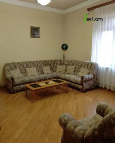 2 սենյականոց բնակարան Թումանյան փողոցում, 60 ք.մ., բարձր առաստաղներ, եվրովերանորոգված, քարե շենք