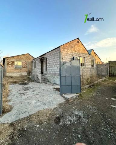 Մեկ հարկանի քարե տուն Խարբերդի 21-րդ փողոցում Նոր Խարբերդում, 150 ք.մ., կապիտալ վերանորոգված