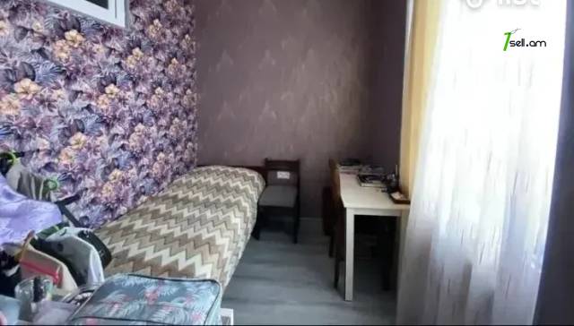 2 սենյականոց բնակարան Նիկողայոս Ադոնցի փողոցում, 42 ք.մ., նախավերջին հարկ, բարձր առաստաղներ