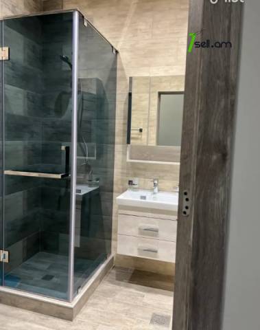 2 սենյականոց բնակարան նորակառույց շենքում Արամ Խաչատրյան փողոցում, 60 քմ, 8/15 հարկ