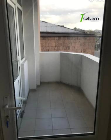 4 սենյականոց բնակարան նորակառույց շենքում Սարի Թաղ 8-րդ փողոցում, 104 քմ, 3/10 հարկ, 2 սանհանգույց