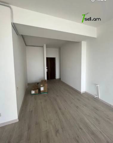 3 սենյականոց բնակարան նորակառույց շենքում Արամ Խաչատրյան փողոցում, 93 ք.մ., բարձր առաստաղներ