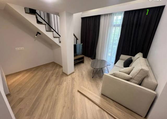 2 սենյականոց բնակարան Նալբանդյան փողոցում, 42 քմ, նախավերջին հարկ, բարձր առաստաղներ