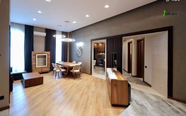 3 սենյականոց բնակարան Ազատության պողոտայում, 110 քմ, 2 սանհանգույց, բարձր առաստաղներ