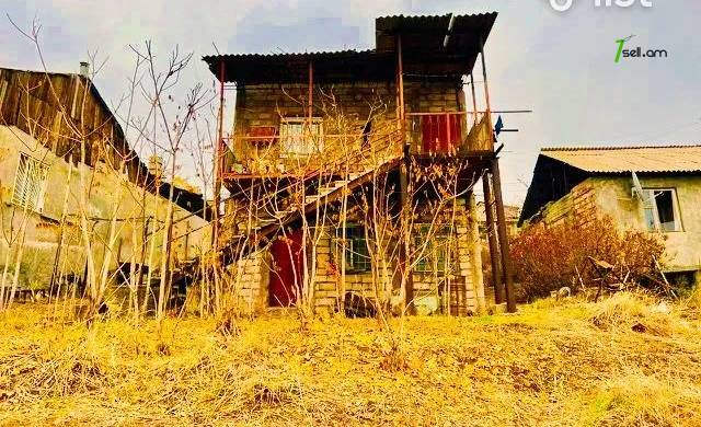 Հողատարածք բնակելի շինությունների համար Էրեբունու փողոցում Էրեբունիում, 580 քմ