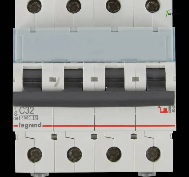 LEGRAND TX3 4P C32A ավտոմատ անջատիչ