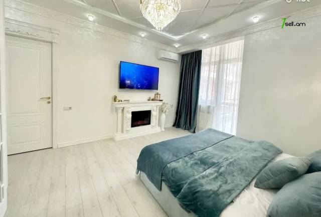 4 սենյականոց բնակարան նորակառույց շենքում Ռոստոմի փողոցում, 165 ք.մ., 3+ սանհանգույց