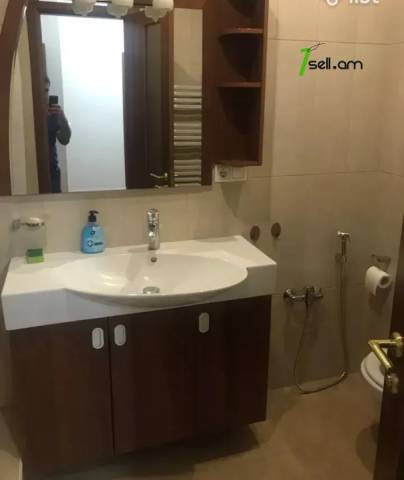 2 սենյականոց բնակարան նորակառույց շենքում Վիկտոր Համբարձումյան փողոցում, 90 քմ, 7/14 հարկ