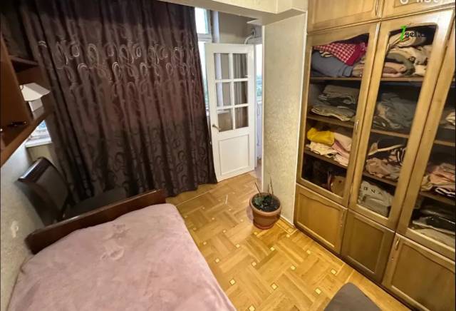 4 սենյականոց բնակարան Ռուբինյանց փողոցում, 100 ք.մ., 8/14 հարկ, 2 սանհանգույց, մասնակի վերանորոգում