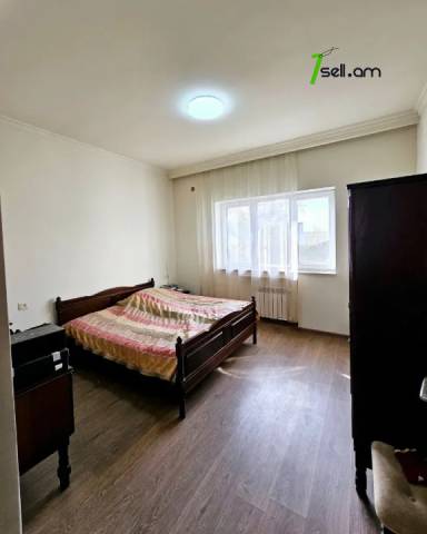 Երկու հարկանի քարե տուն Նոր-Արեշի 46 փողոցում Էրեբունիում, 172 քմ, 2 սանհանգույց