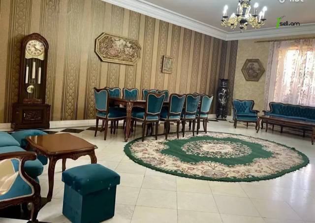 Չորս հարկանի քարե տուն Սիմեոն Երևանցու փողոցում կենտրոնում, 550 ք.մ., 3+ սանհանգույց