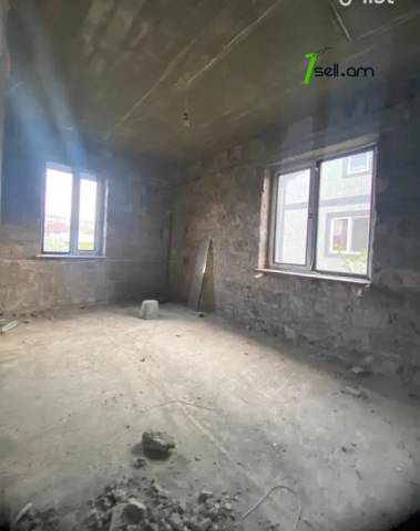 Երկու հարկանի քարե տուն 1-ին փողոցում Առինջում, 140 քմ, 3+ սանհանգույց