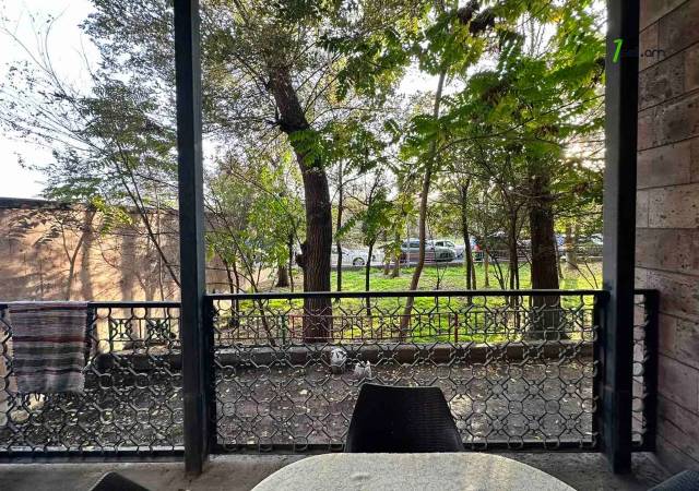 3 սենյականոց բնակարան Ազատության պողոտայում, 125 քմ, 1/5 հարկ, կապիտալ վերանորոգված, քարե շենք