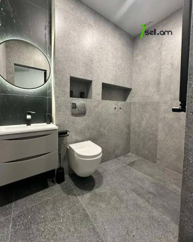 Երկու հարկանի քարե թաունհաուզ Էրեբունու փողոցում Էրեբունիում, 205 քմ, 2 սանհանգույց