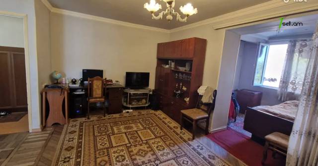 1 սենյականոց բնակարան Դրոյի փողոցում, 40 քմ, 3/5 հարկ, մասնակի վերանորոգում, քարե շենք