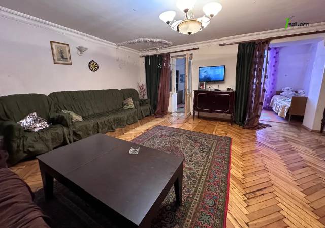 3 սենյականոց բնակարան Մարգարյան փողոցում, 73 քմ, 1/5 հարկ, մասնակի վերանորոգում, քարե շենք
