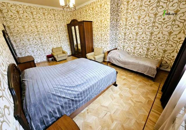 Երկու հարկանի քարե տուն Թավրիզյան փողոցում Արաբկիրում, 400 քմ, 2 սանհանգույց, կապիտալ վերանորոգված