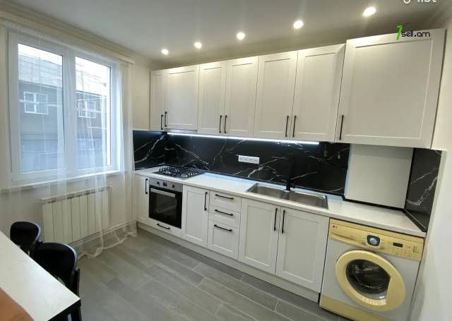 Մեկ հարկանի քարե տուն, Դալլաքյան փողոցի 2-րդ նրբանցք Քանաքեռ Զեյթունում, 70 ք.մ., եվրովերանորոգված