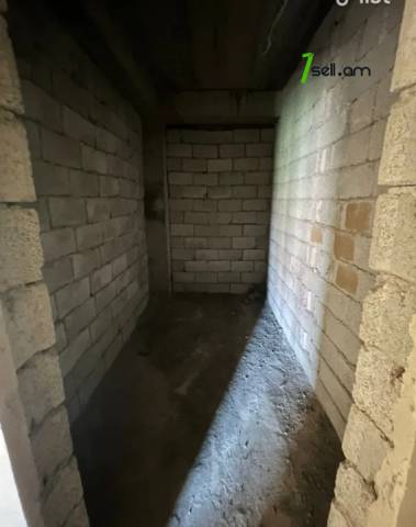 3 սենյականոց բնակարան նորակառույց շենքում Սերո Խանզադյան փողոցում, 101 քմ, նախավերջին հարկ