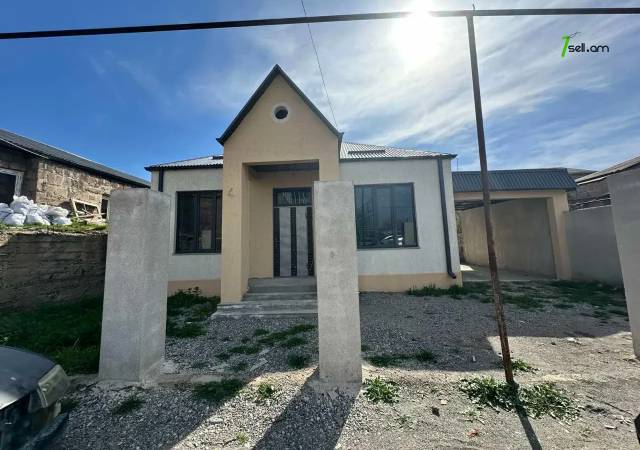 Մեկ հարկանի քարե տուն Կենտրոնական փողոցում Գեղանիստում, 300 ք.մ., մասնակի վերանորոգում