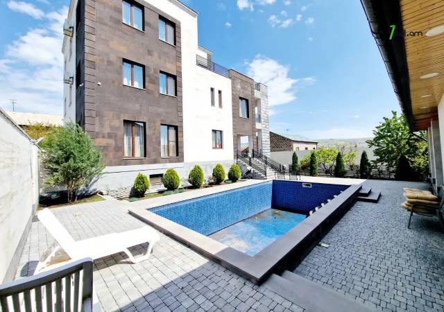 Չորս հարկանի տուն Առինջի 21-րդ փողոցում Առինջում, 950 ք.մ., 3+ սանհանգույց