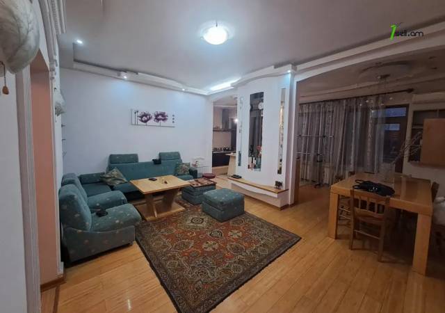 3 սենյականոց բնակարան Տերյան փողոցում, 110 քմ, նախավերջին հարկ, կապիտալ վերանորոգված, քարե շենք