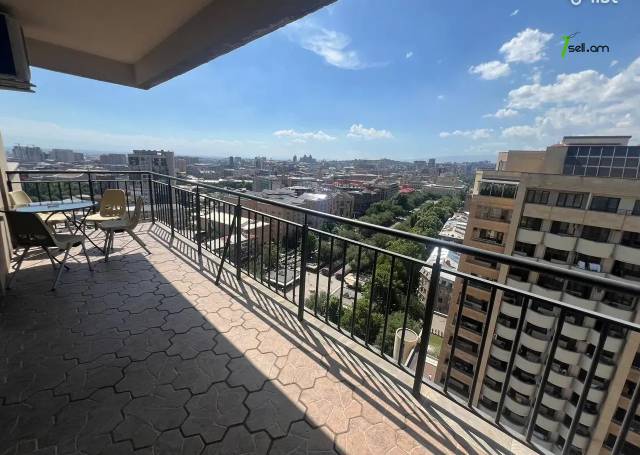 3 սենյականոց բնակարան նորակառույց շենքում Վարդանանց փողոցում, 134 քմ, 18/22 հարկ, 2 սանհանգույց