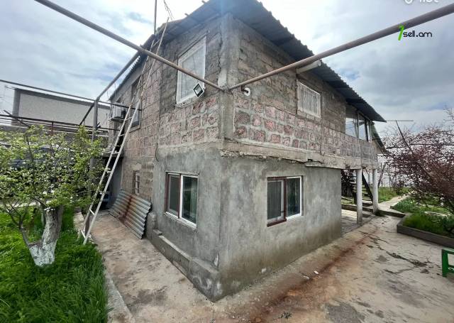 Երկու հարկանի քարե տուն Ներքին Շենգավիթ 9-րդ փողոցում Շենգավիթում, 185 ք.մ., 2 սանհանգույց