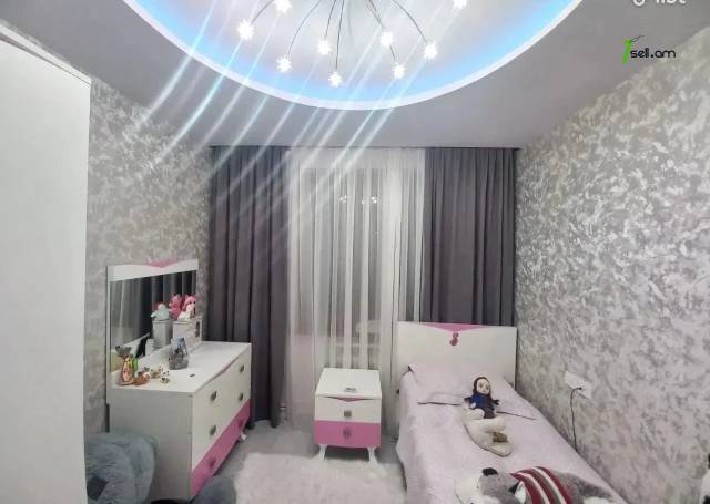 4 սենյականոց բնակարան Լեփսիուսի փողոցում, 90 ք.մ., նախավերջին հարկ, եվրովերանորոգված