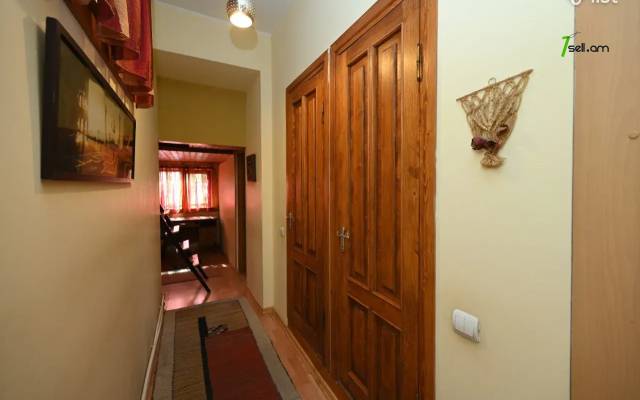 3 սենյականոց բնակարան Պուշկինի փողոցում, 75 ք.մ., 2 սանհանգույց, 1/5 հարկ