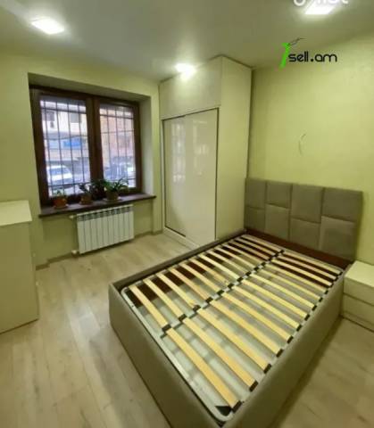 4 սենյականոց բնակարան Սունդուկյան փողոցում, 85 ք.մ., 1/5 հարկ, 2 սանհանգույց